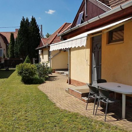 Illaberek Apartmanok Hajdúszoboszló المظهر الخارجي الصورة