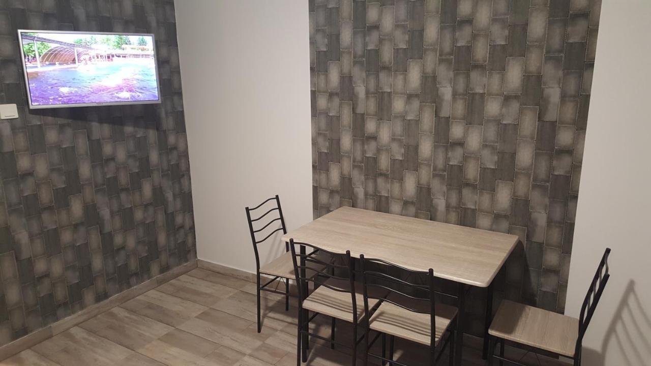 Illaberek Apartmanok Hajdúszoboszló المظهر الخارجي الصورة