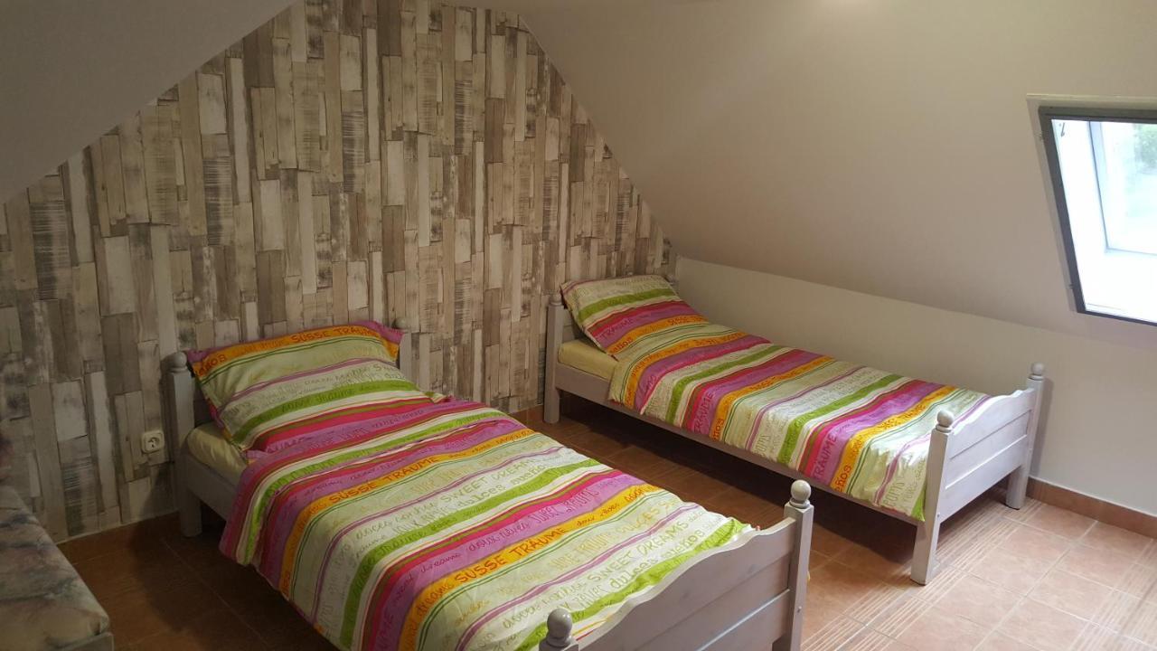 Illaberek Apartmanok Hajdúszoboszló المظهر الخارجي الصورة