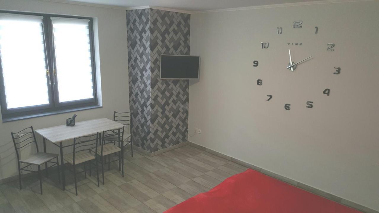 Illaberek Apartmanok Hajdúszoboszló المظهر الخارجي الصورة