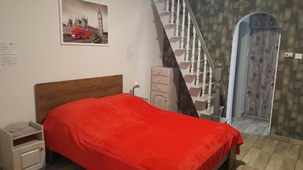 Illaberek Apartmanok Hajdúszoboszló المظهر الخارجي الصورة